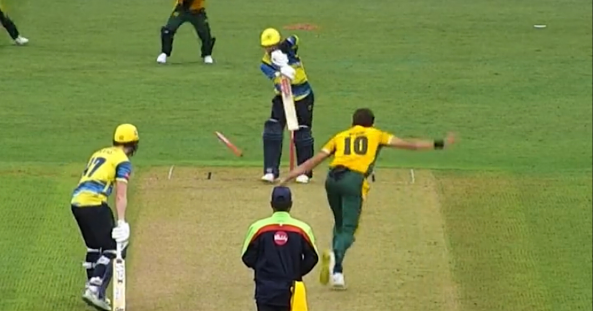 Shaheen Afridi clean bowls Ed Barnard in an over in which he took 4 wickets against Birmingham Bears in the Vitality Blast